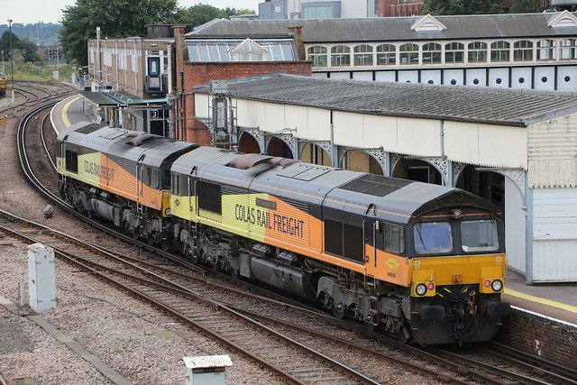 66850 & 66848 on 0F75 at Eastleigh 29/8/23
