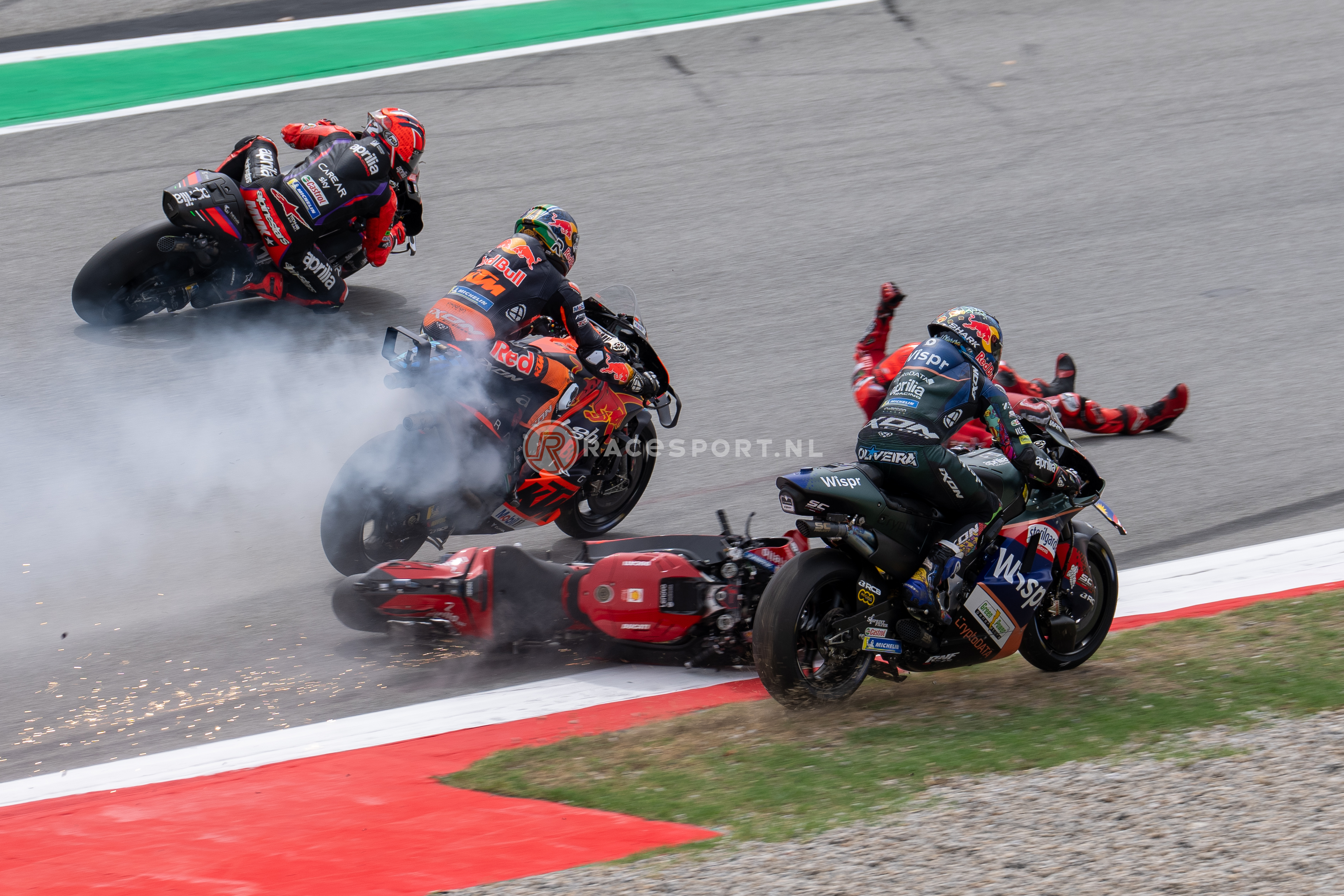 Crash #1 Francesco Bagnaia - (ITA) - Ducati Lenovo Team - Ducati Desmosedici GP23