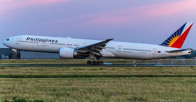 [ORY]  Philippines Airlines Boeing 777-300ER  _ RP-C7773