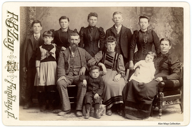 Large Family Portrait, Findlay, Ohio