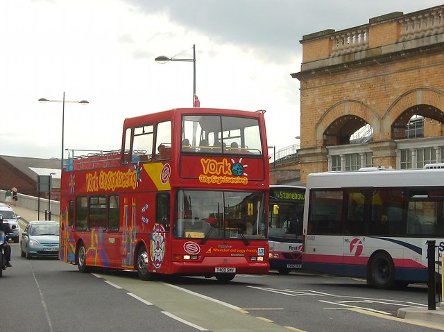 Top Line Travel, York - T409SMV - UK-Independents20060220
