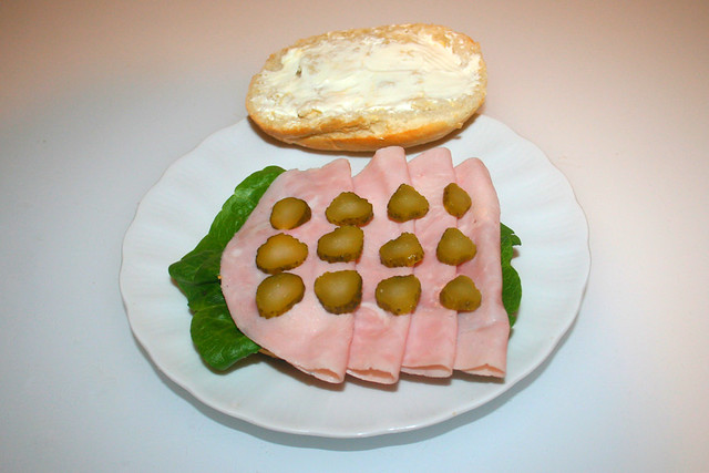 Ham Gherkin Sandwich with cream cheese - Filling / Schinken Cornichon Brötchen mit Frischkäse - Belag