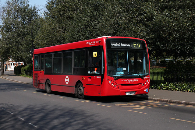Route E11, London United, SDE20203, YX08MDY