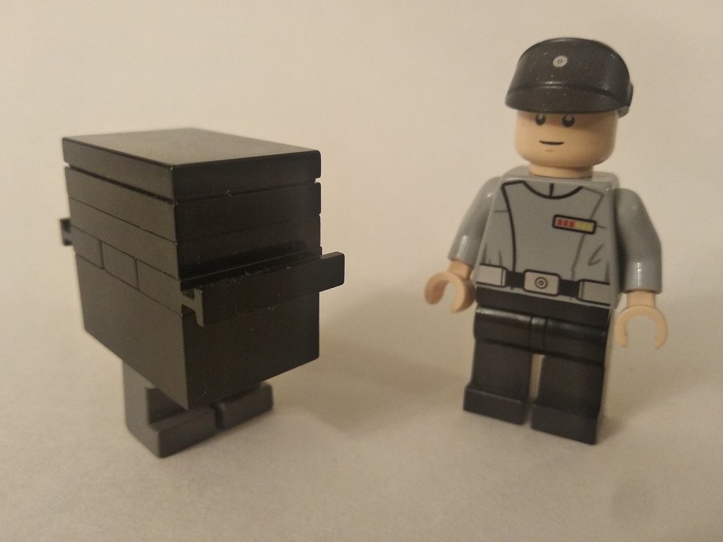 Custom Lego Star Wars minifigures - Imperial GNK 'Gonk' droid and Intelligence major general