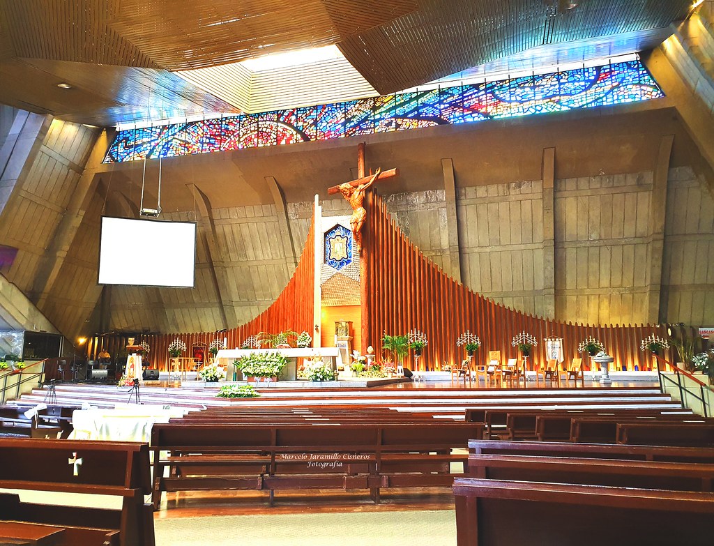 Interior del templo de La Dolorosa del Colegio