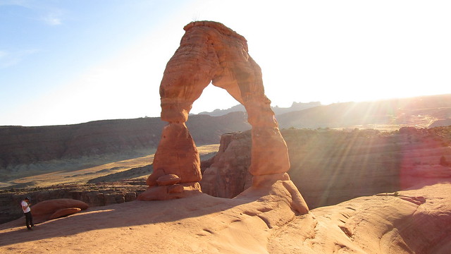 Utah - Arches NP: Delicate-Arch  -- illuminated in the afternoon sunlight & long shadows