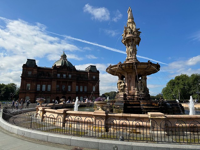 People's Palace & Doulton Fountain