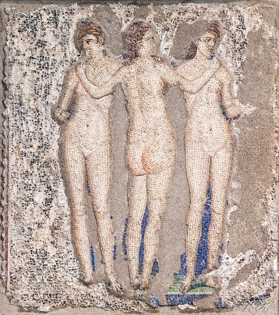 2023/07/28 12h19 Les trois Grâces, mosaïque, 3ème quart du 1er siècle (Pompéi), Musée archéologique de Naples