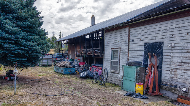 A Collection of Stuff in Washtucna, Washinton, in HDR
