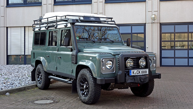 Late Land Rover Defender 110 Station Wagon