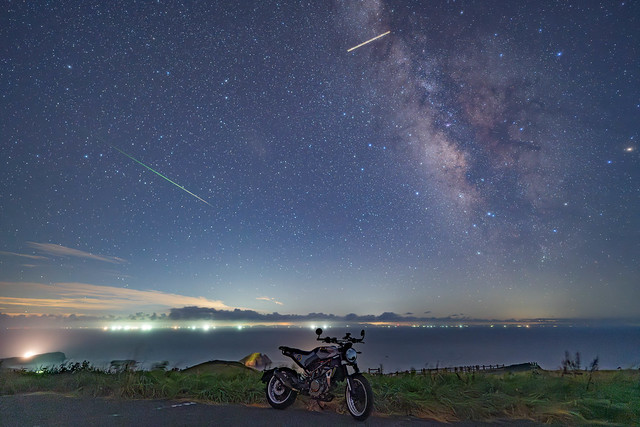 A meteor shower at Chiburi, Shimane