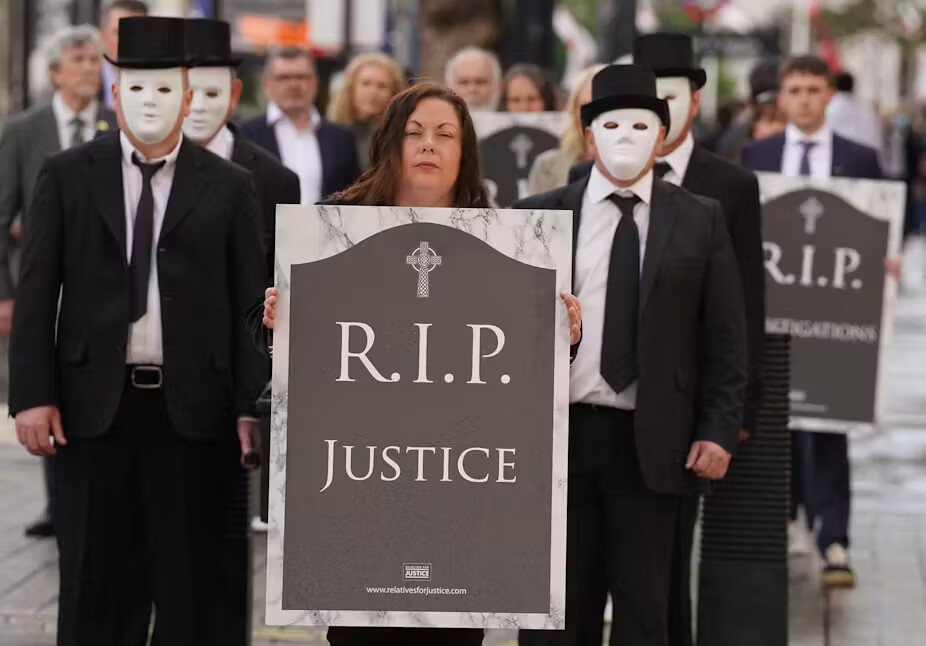 受害者家屬團體反對英國政府提出的《北愛問題遺緒處理法案》。（圖片來源：衛報）