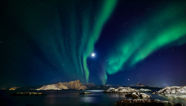 Aurora Borealis with moonlight   (Explored)