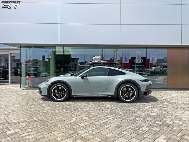 Porsche 911 992 Dakar