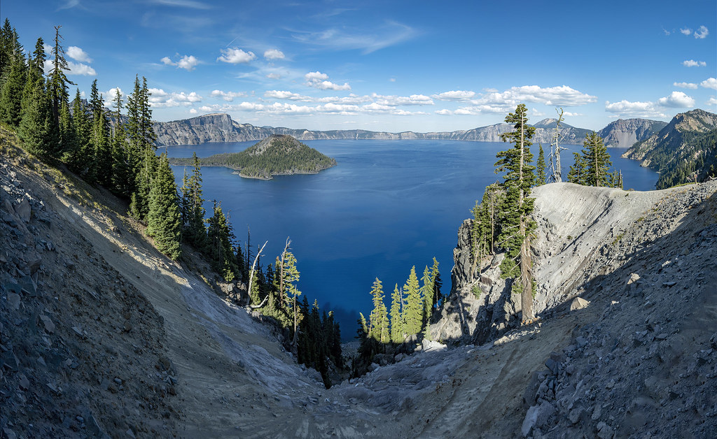 Crater Lake panorama from Discovery Point