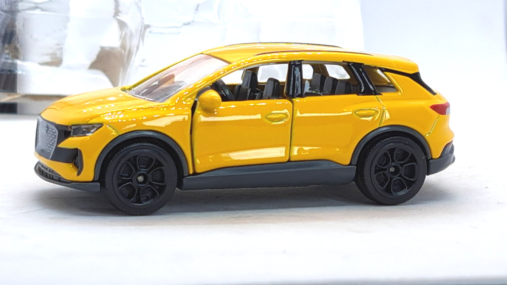 MAJORETTE SHOWROOM PREMIUM Cars Audi Q4 E-Tron blanc NEUF EUR 8,29 - FR MAJORETTE SHOWROOM PREMIUM Cars Audi Q4 E-Tron blanc NEUF EUR 8,29 - FR