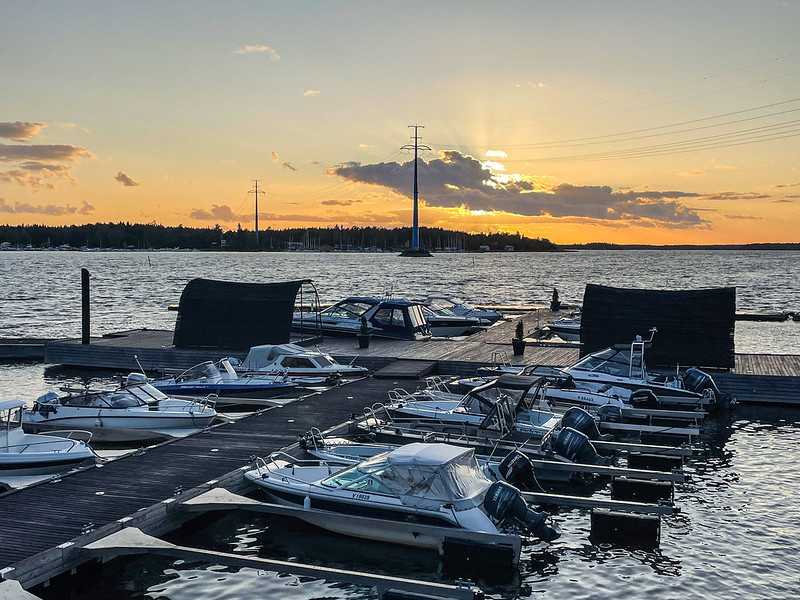 Vaasa sunset behind the pier