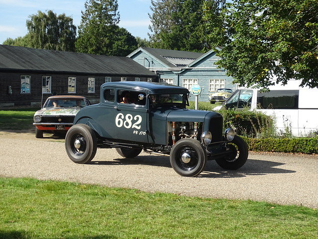 1932 Ford model B 5-window Coupé