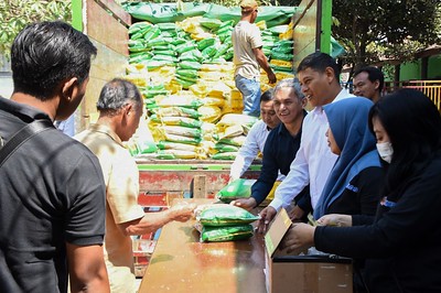 wali kota kediri abdullah abu bakar mas abu gelontorkan operasi pasar beras 8 ton beras