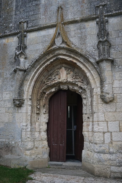 Eglise fortifiée de Saint-Rémi, Aouste ; Portail d'entrée
