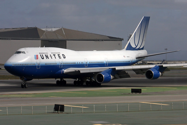 N199UA UNITED 747-422 at KSFO