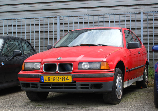 1995 BMW 316i Compact (E36)
