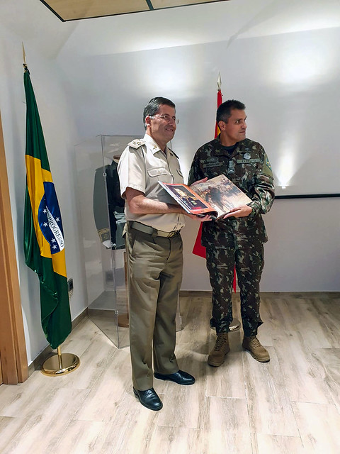 Una delegación del Centro de Comunicación Social del Estado Maior do Exército Brasileño ha realizado una visita oficial a España 🇪🇸🇧🇷.