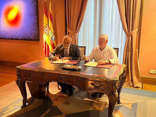 Firma del Convenio de Colaboración entre El Justicia de Aragón y la Academia Aragonesa de la Lengua