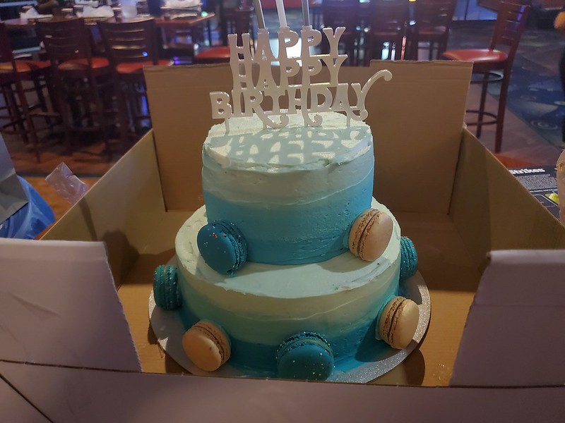 Cake by Grizzly Cupcakes & Cookies