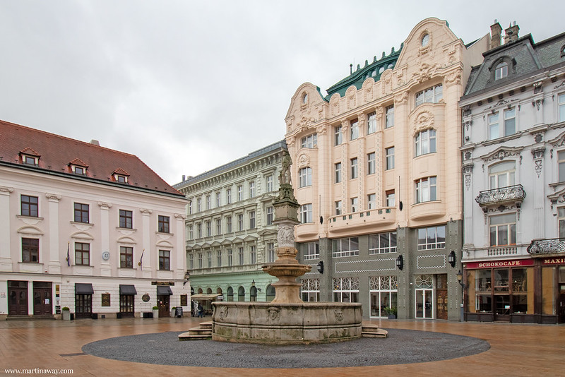 Maximiliánova fontána, Bratislava