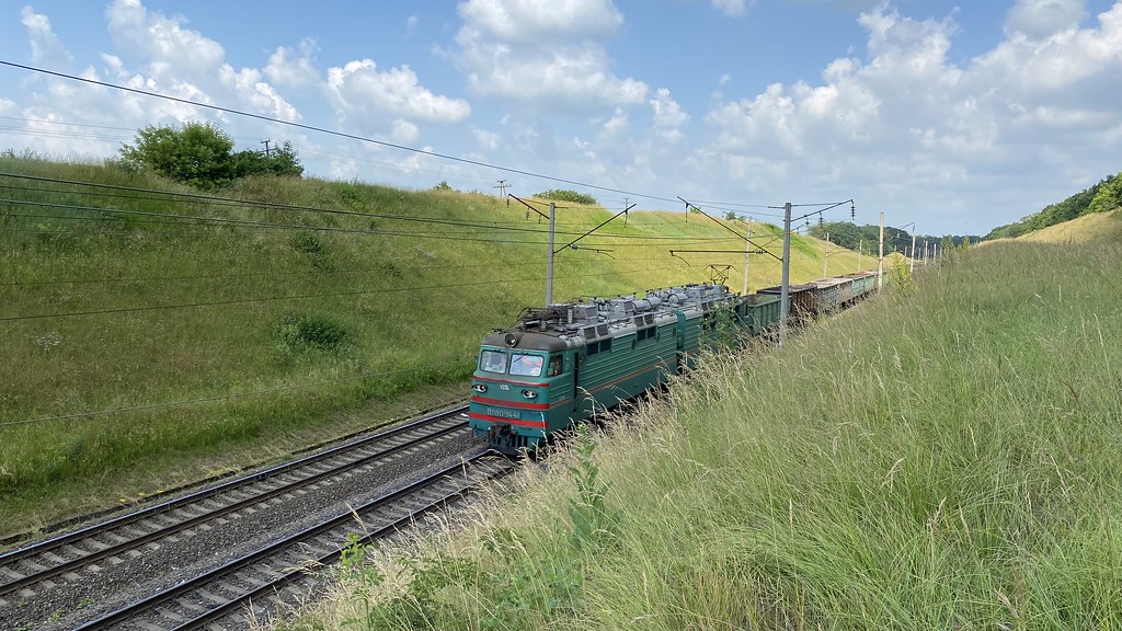 ВЛ80Т-1441 піднімається на найвищу залізничну точку Тернопільщини / VL80T-1441 reaching the highest railway point in Ternopil Region