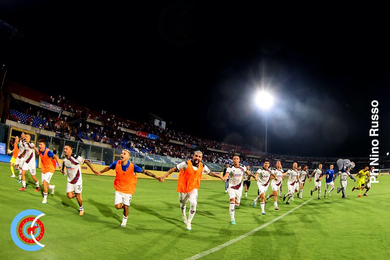 Gioia rossazzurra a fine partita