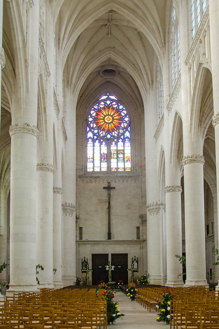 Rosace ensoleillée la Basilique de Saint-Nicolas-de-Port