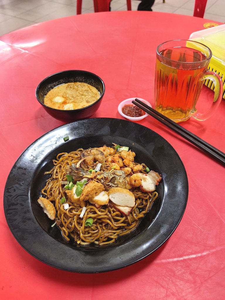 乾撈海鮮幼板麵 Seafood dry Pan Mee rm$9.50 @ 美家茶室專賣店 Restoran Megah in Puchong Taman Putra Impiana