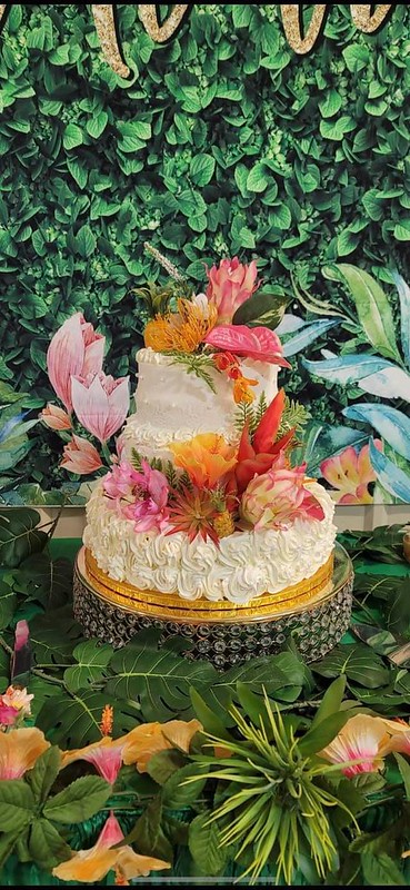Cake by Juanita’s Flower Shop and Cake