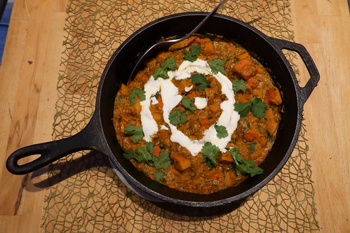 Kürbis-Curry (im Lodge Combo-Cooker)