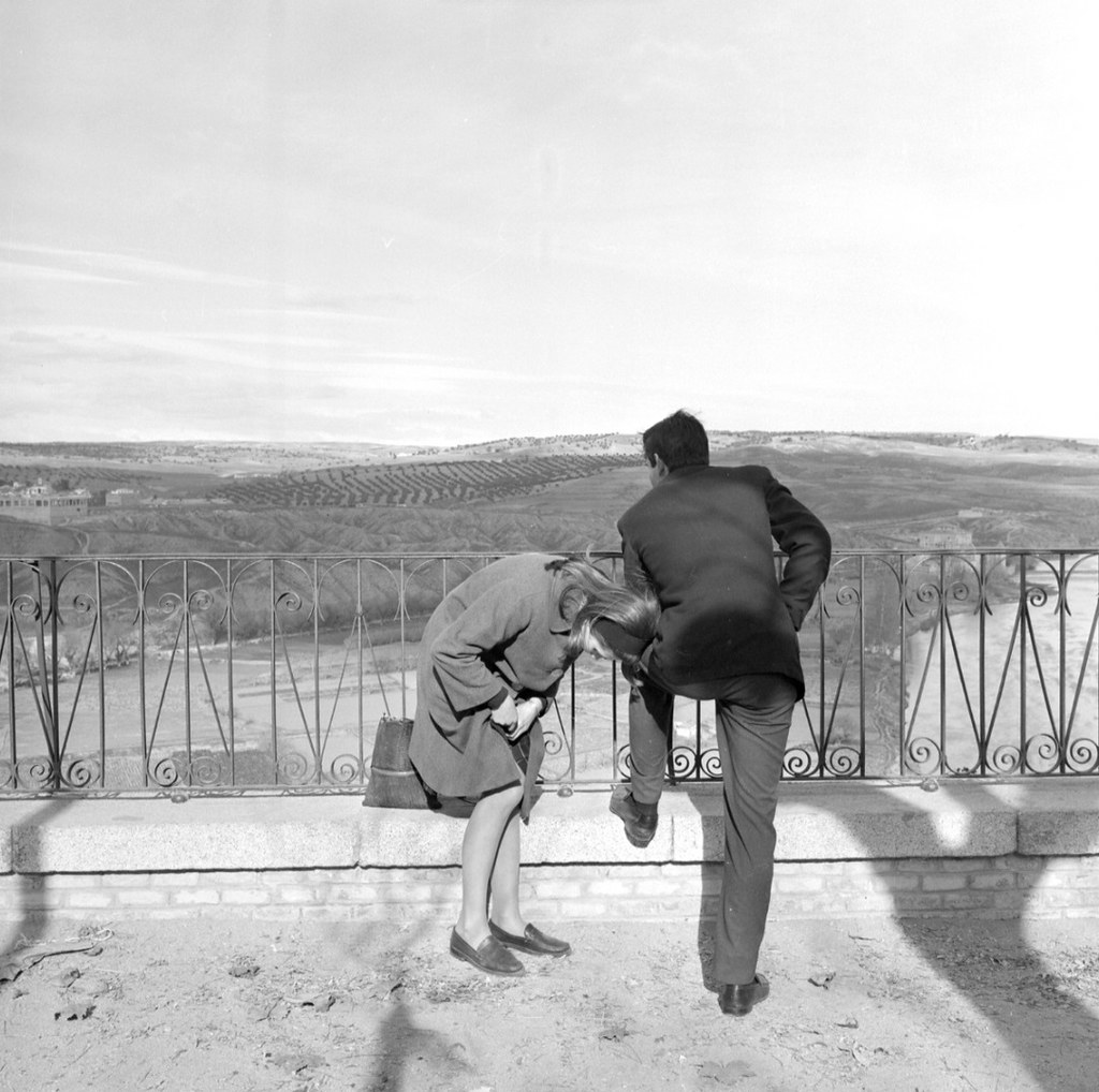 Paseo del Miradero. Escena de la película El Buen Amor. Fotografía de José Salvador a finales de 1962 o comienzos de 1963 © Filmoteca de Catalunya