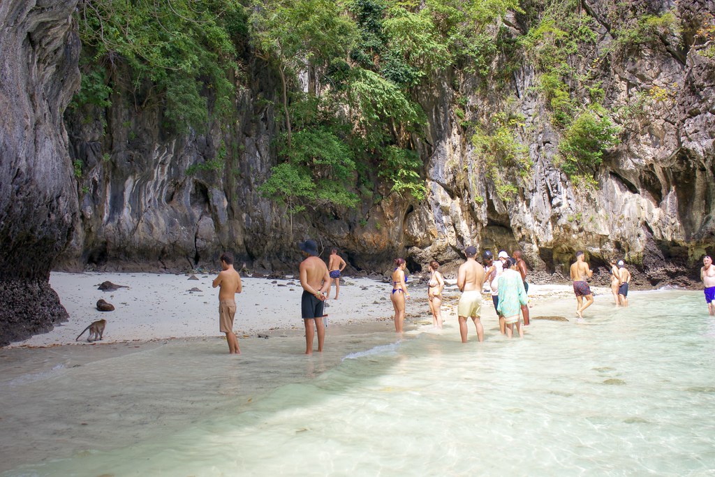 Monkey bay en el tour de Phi Phi island
