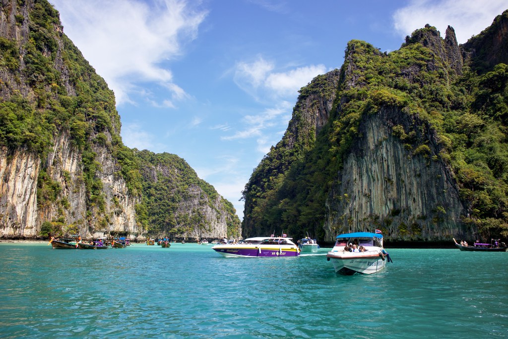 Pileh lagoon en la isla de Phi Phi en Tailandia Pileh lagoon en la isla de Phi Phi en Tailandia