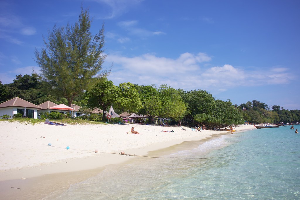 Long Beach la mejor playa de Phi Phi island Long Beach la mejor playa de Phi Phi island