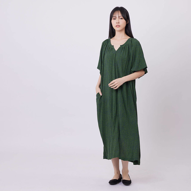 棉．麻 洋裝/連身裙 綠色 - Kelly小V領拋袖長洋裝/綠波點