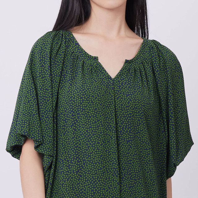 棉．麻 洋裝/連身裙 綠色 - Kelly小V領拋袖長洋裝/綠波點