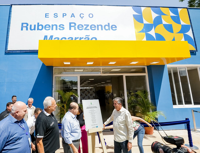 Governador Ibaneis Rocha autoriza obras de saúde, educação e infraestrutura e entrega novo espaço multiuso da Novacap