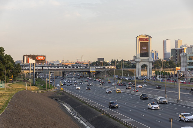 ЭП2Д DC electric commuter trainset moves above the Moscow Ring Road by section between Setun' and Nemchinovka stations of Line D1 of Moscow Central Diameters (MCD-1, МЦД-1) Lobnya-Odintsovo towards Odintsovo