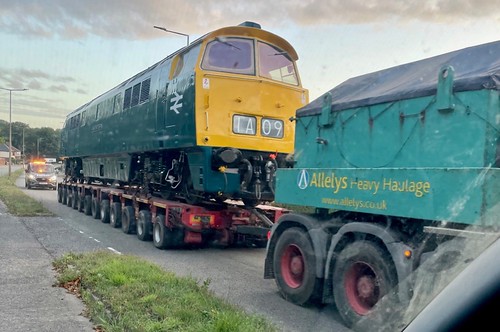 D1048 ‘British Railways’ Western Lady. Crewe built Diesel Hydraulic Locomotive /1 on Dennis Basford’srailsroadsrunways.blogspot.co.uk’