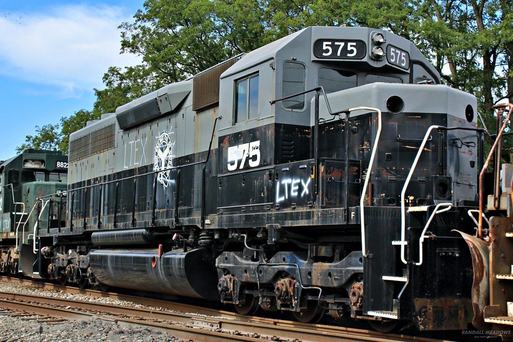 LTEX 575 at Lordstown Ohio on CSX L321 | Randall Meadows | Flickr