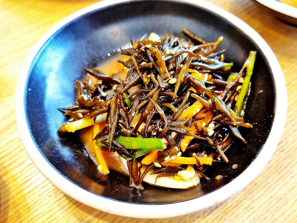 Gosari Namul / Stir-Fried Fernbrake Seaweed