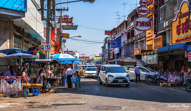 An urban scene in Samut Songkhram