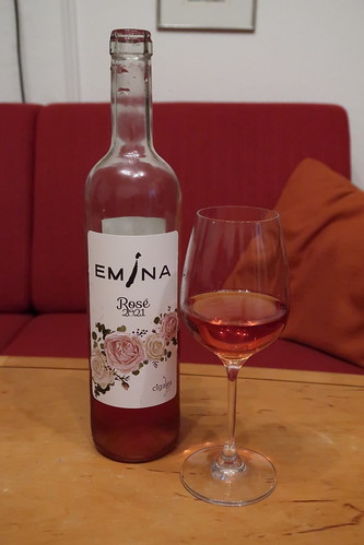 Emina Rosé (= spanischer Rosé aus wei?en und roten Trauben)