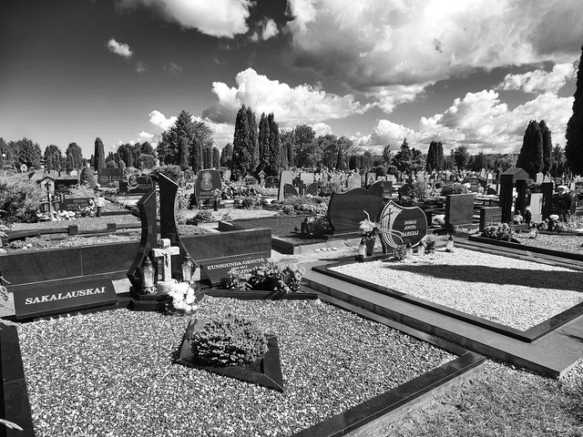Lebartu kapines cemetery